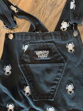 Lurking class Worning Class Black Spider Embroidered Overalls